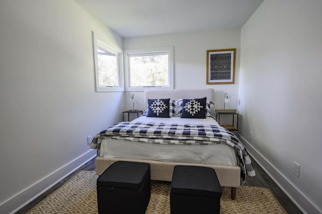 Gorgeous Renovated Home With Large & Private Lot Winchester ภายนอก รูปภาพ
