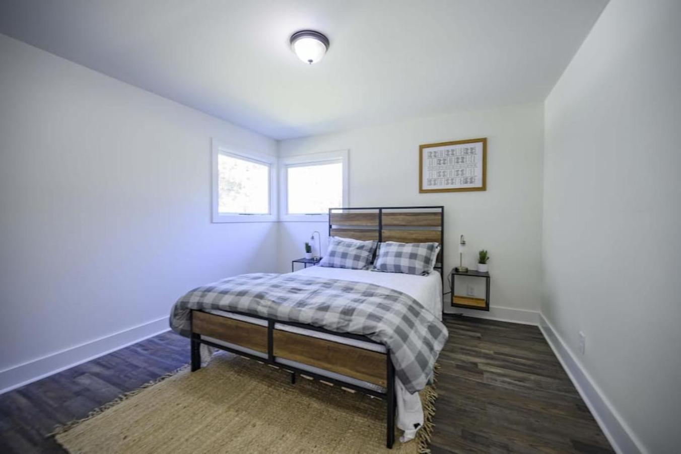 Gorgeous Renovated Home With Large & Private Lot Winchester ภายนอก รูปภาพ