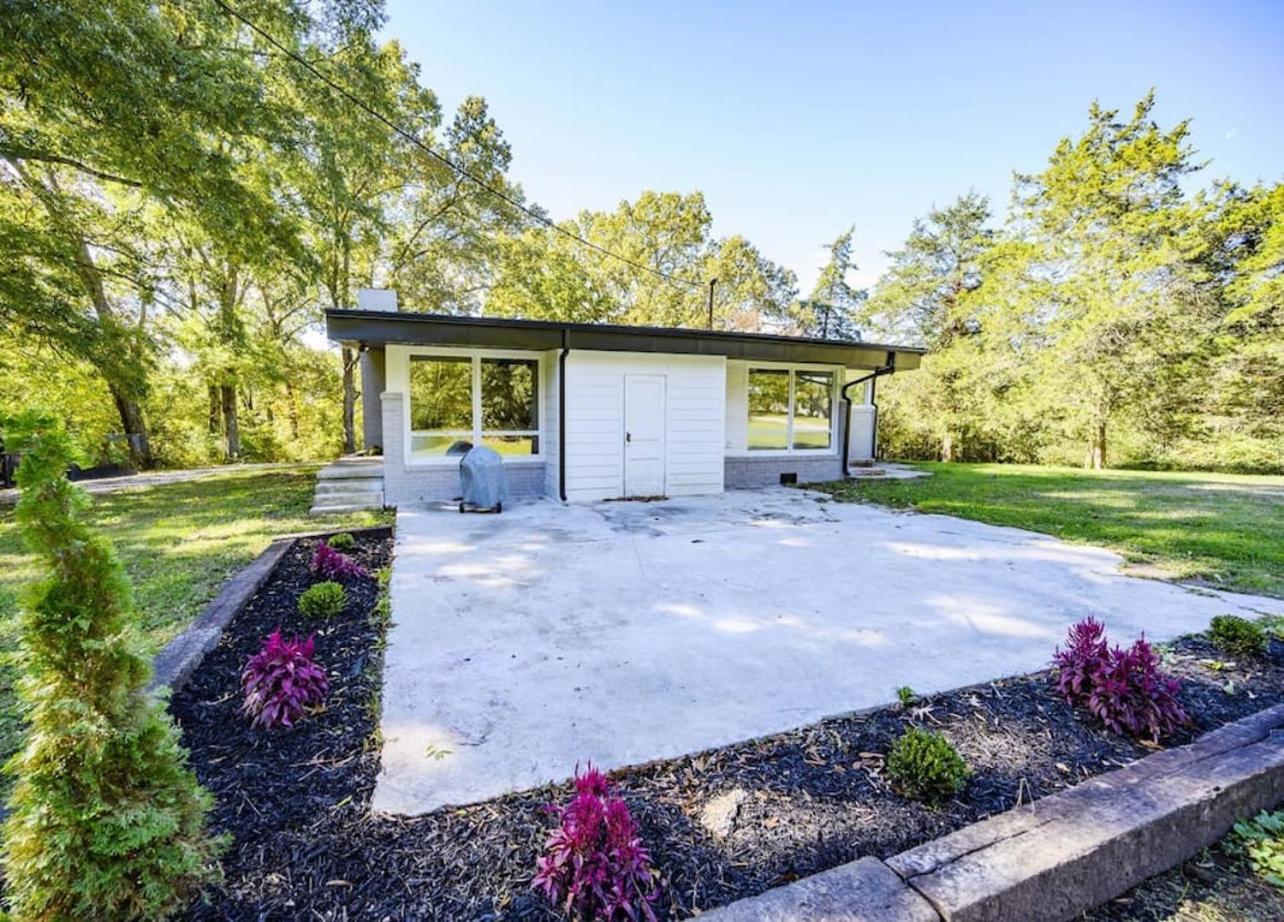Gorgeous Renovated Home With Large & Private Lot Winchester ภายนอก รูปภาพ