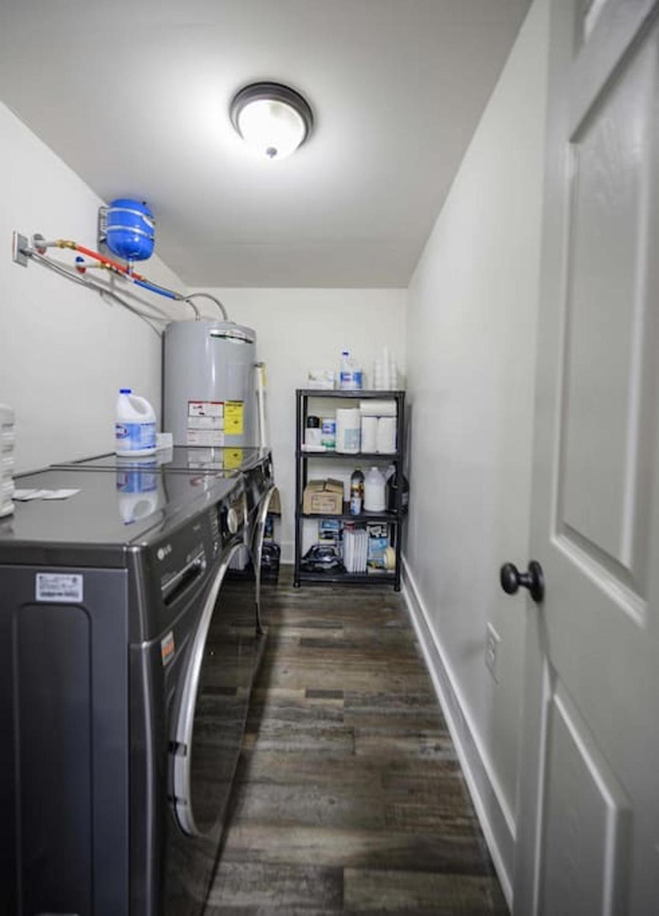 Gorgeous Renovated Home With Large & Private Lot Winchester ภายนอก รูปภาพ