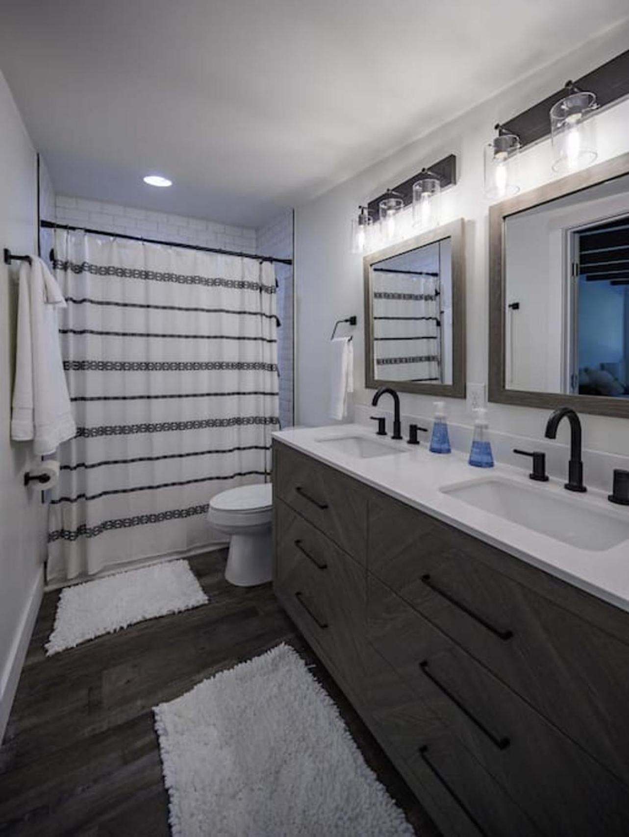 Gorgeous Renovated Home With Large & Private Lot Winchester ภายนอก รูปภาพ