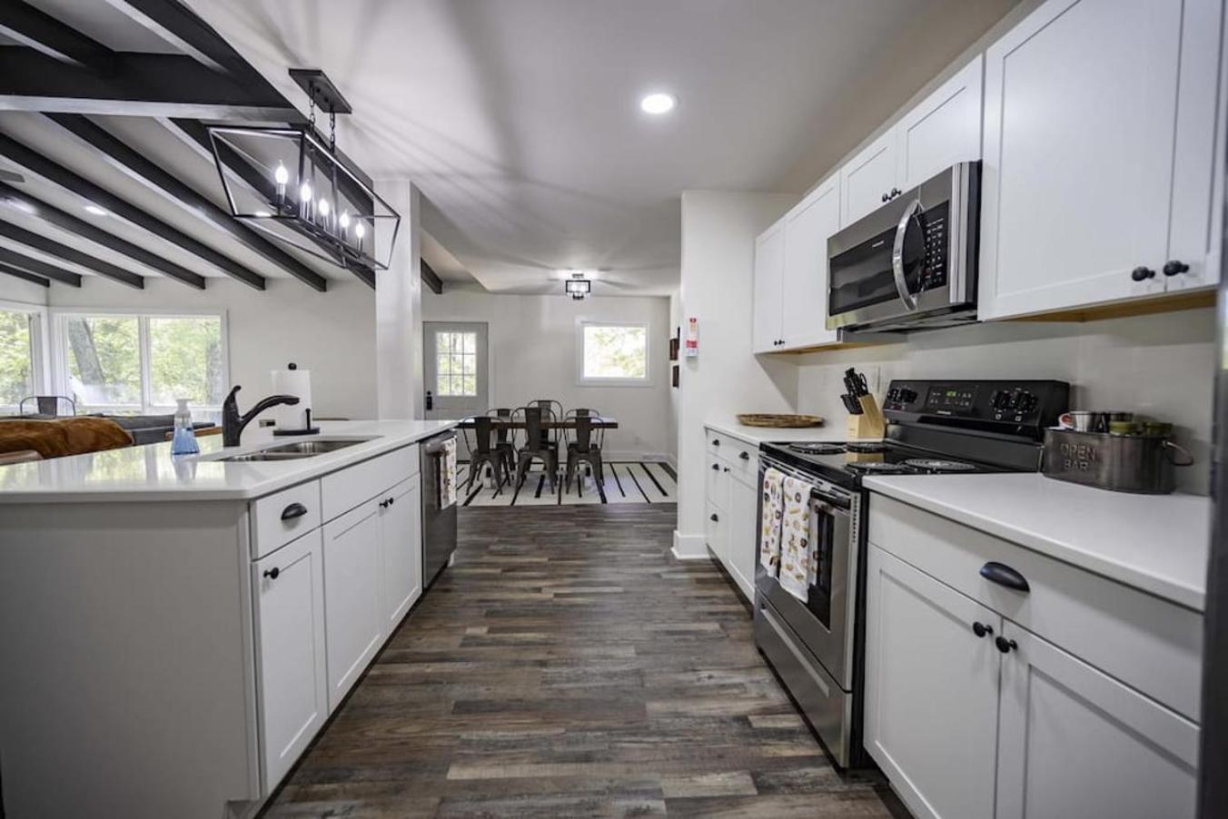 Gorgeous Renovated Home With Large & Private Lot Winchester ภายนอก รูปภาพ