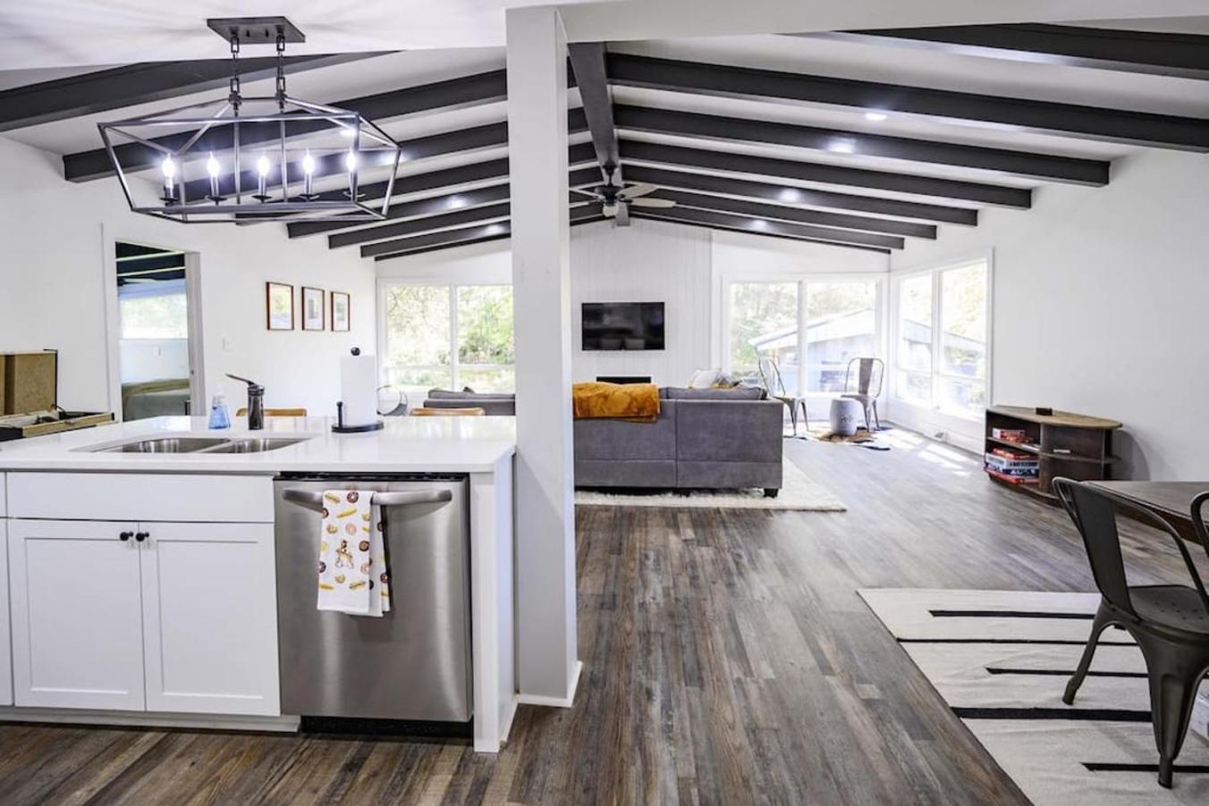 Gorgeous Renovated Home With Large & Private Lot Winchester ภายนอก รูปภาพ
