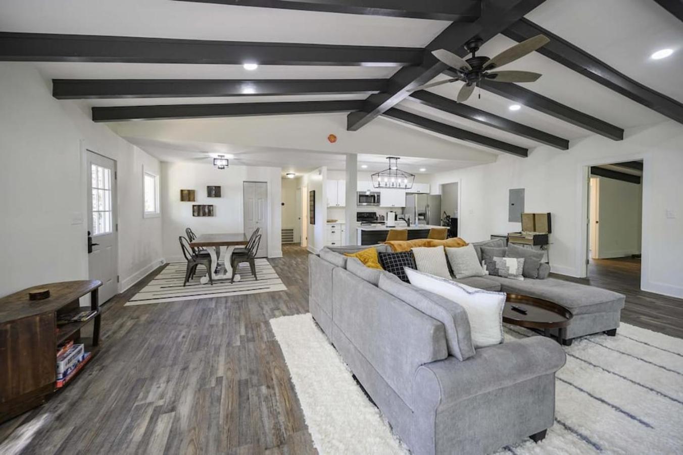 Gorgeous Renovated Home With Large & Private Lot Winchester ภายนอก รูปภาพ