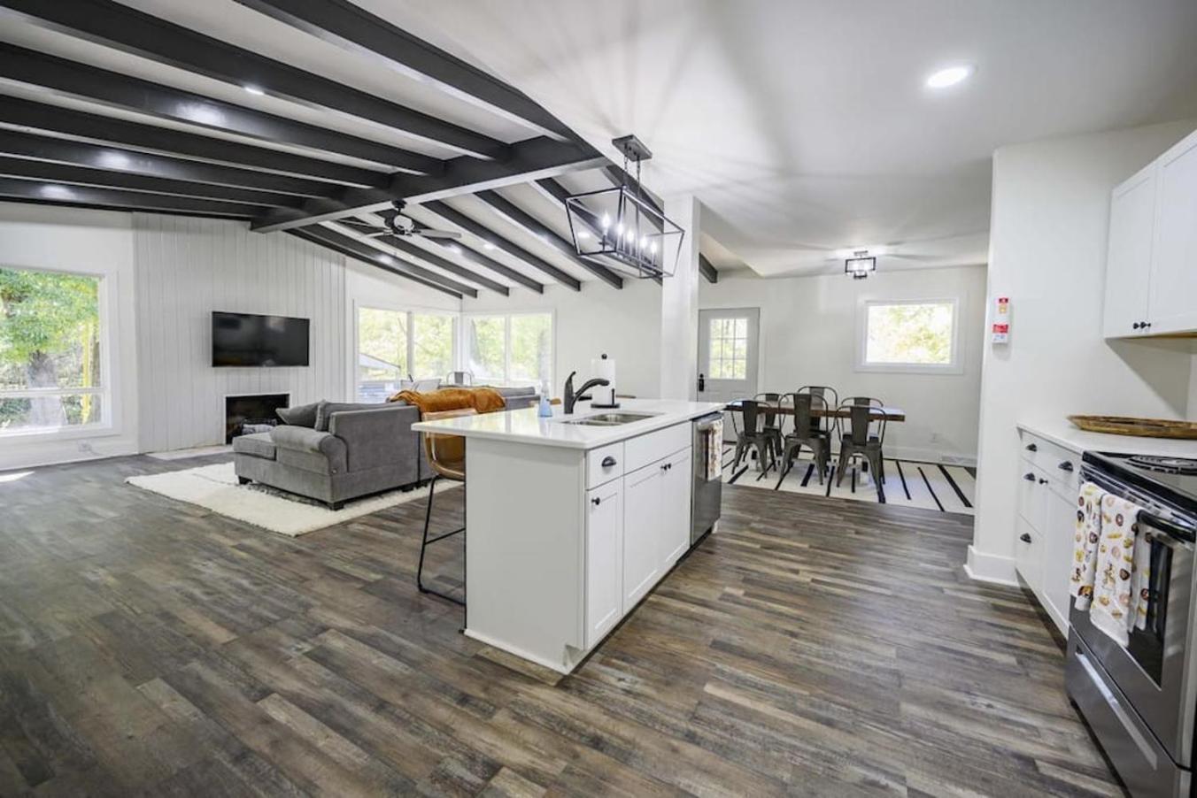 Gorgeous Renovated Home With Large & Private Lot Winchester ภายนอก รูปภาพ